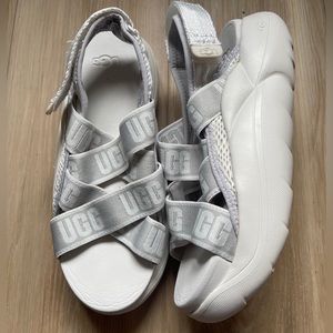UGG LA Cloud Sandal in White size 8